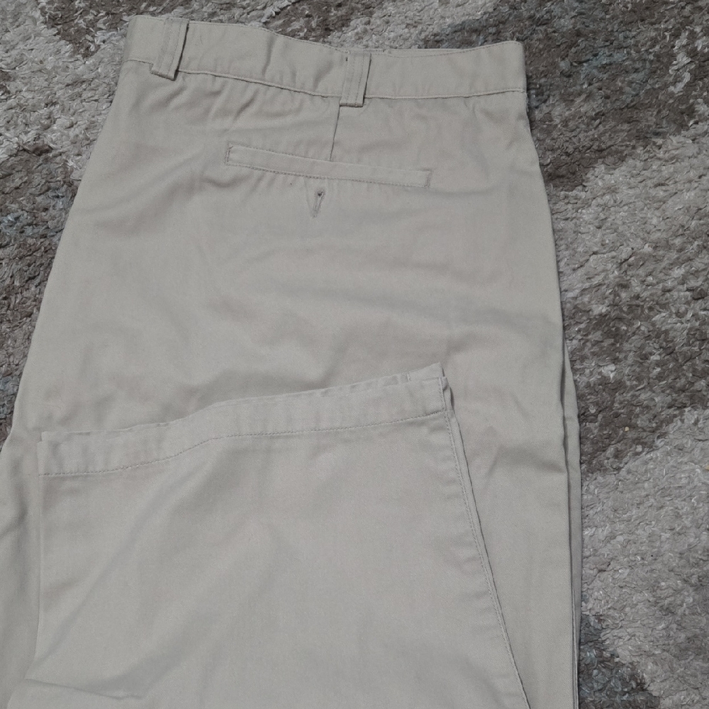 Versatile Tan Cotton Chinos for Everyday Wear